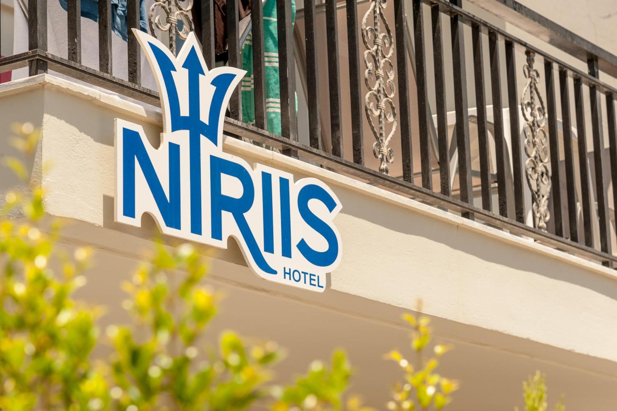 Niriis Hotel Като-Даратсо Экстерьер фото