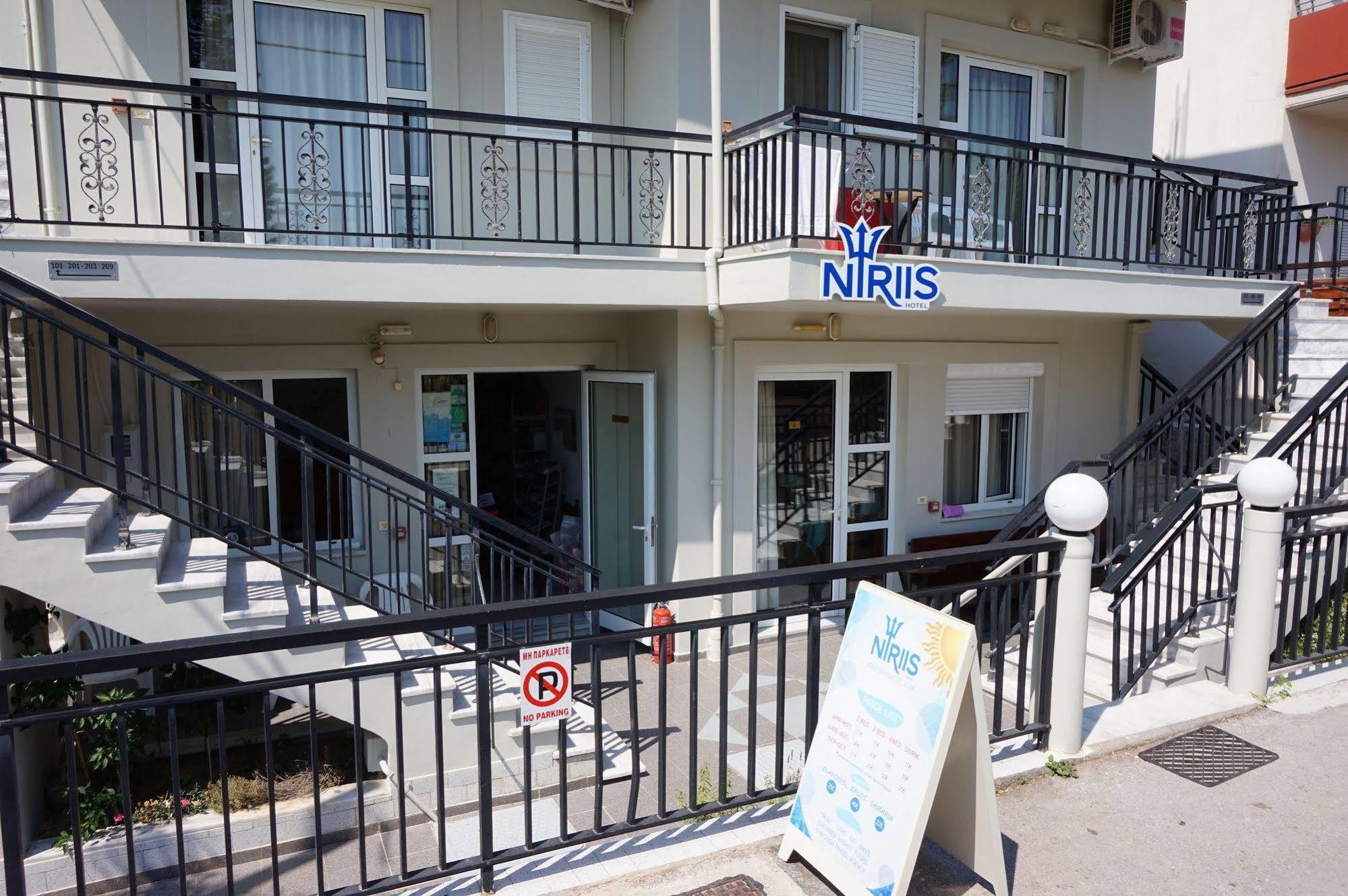 Niriis Hotel Като-Даратсо Экстерьер фото